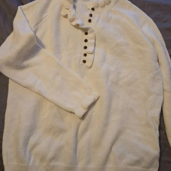NWT White Sweater Size Large - Picture 2 of 5